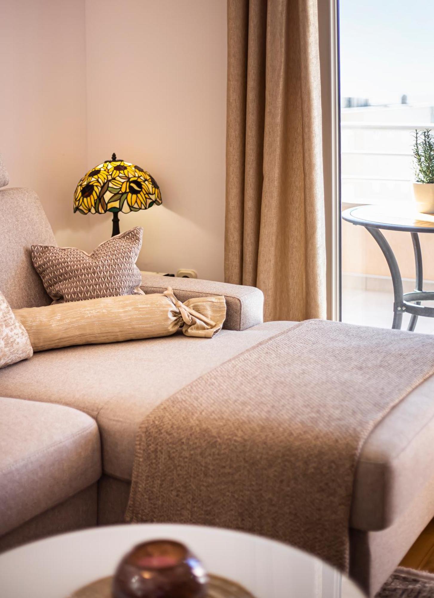 Apartment Anita With Amazing Sea View ماكارسكا المظهر الخارجي الصورة