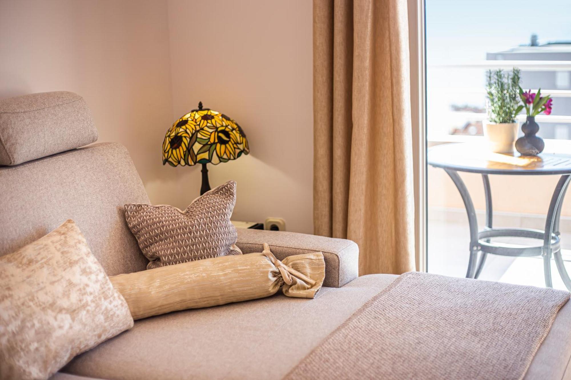 Apartment Anita With Amazing Sea View ماكارسكا المظهر الخارجي الصورة