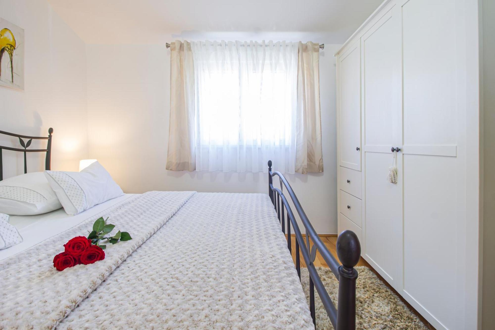Apartment Anita With Amazing Sea View ماكارسكا المظهر الخارجي الصورة