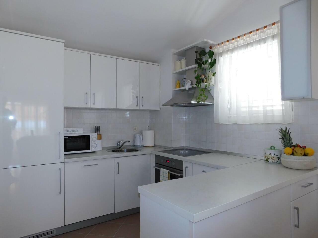 Apartment Anita With Amazing Sea View ماكارسكا المظهر الخارجي الصورة